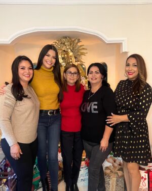 Ana Patricia Gámez Instagram - Mi muy Feliz Navidad con los que más amo en mi Sonora 🌵🎄🥰