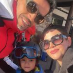 Ana Patricia Gámez Instagram – Día 2 ⛷️ logré bajar una pista azul sin caerme pero me duelen mucho las piernas 🤣 descubrí que mi miedo es a las alturas y a la velocidad 😓 Giulietta hizo sus primeros brincos 😅 Gael pasó a nivel 2 en la escuela y Luis pues que les digo, parece Pro 🤭 
#Aspen ❄️ #Snowmass 🎿