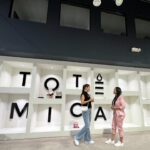 Ana Patricia Gámez Instagram - Te gusta el mundo de la belleza y el maquillaje o te gustaría emprender en este negocio? 💄 Te invito a que conozcas a @AngelaMariaRomero_ 🌸 Hoy tuve la oportunidad de inspirarme y visualizarme creciendo en los negocios como lo ha hecho ella ✨ Empresaria Colombiana que ha triunfado en este País, pero que como muchos empezó de cero pero con muchos sueños, su empresa @CosmeticosAlPorMayor y su nueva línea @TotemicaBeauty son resultado de gran esfuerzo y trabajo constante, se las presento para que igual que yo tengan una referente de todo lo que se puede lograr 🙏🏼 solo hay que atreverse a dar el primer paso! Sigue sus cuentas para que sepas cómo tú también puedes emprender en el mundo de la belleza 💄