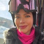 Ana Patricia Gámez Instagram – Día 2 ⛷️ logré bajar una pista azul sin caerme pero me duelen mucho las piernas 🤣 descubrí que mi miedo es a las alturas y a la velocidad 😓 Giulietta hizo sus primeros brincos 😅 Gael pasó a nivel 2 en la escuela y Luis pues que les digo, parece Pro 🤭 
#Aspen ❄️ #Snowmass 🎿