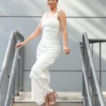 Ana Patricia Gámez Instagram - Ame este look en @EnamorandonosUsa 🤍 hasta me dieron ganas de volverme a casar con Luis Carlos 🥰 próximamente nuestro 10 aniversario 💍 Mi vestido es de mi tienda online www.Beashion.com pero se hizo Sold Out en tiempo récord ✨ 📸 @Juanito_visual_