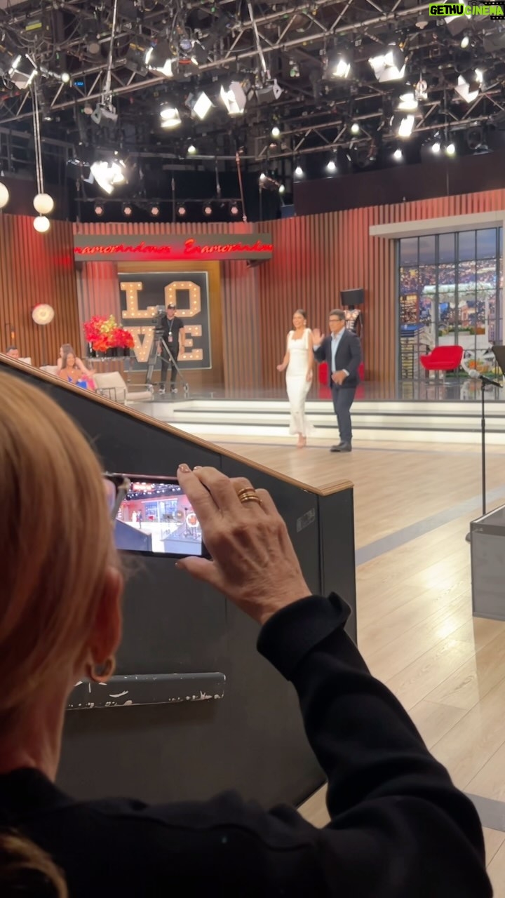 Ana Patricia Gámez Instagram - Mamá 🥹❤️🥰 @EnamorandonosUsa