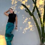 Ana Patricia Gámez Instagram - Quebrar la 🪅 el día 25 siempre será mi tradición favorita de estas festividades 🎄 mi Papá siempre se encargaba de la mariscada 🦐 o la carnita asada 🥩 puedo decir que está Navidad la disfrute tanto como si Él y mis abuelos estuvieran presentes 🕊️ la vida es efímera pero los recuerdos son eternos 🙌🏼 Luego les comparto lo divertido que fue quebrar 2 🪅 que tenían 🍬 & 💵 y como terminó la noche con karaoke 🎤🤭