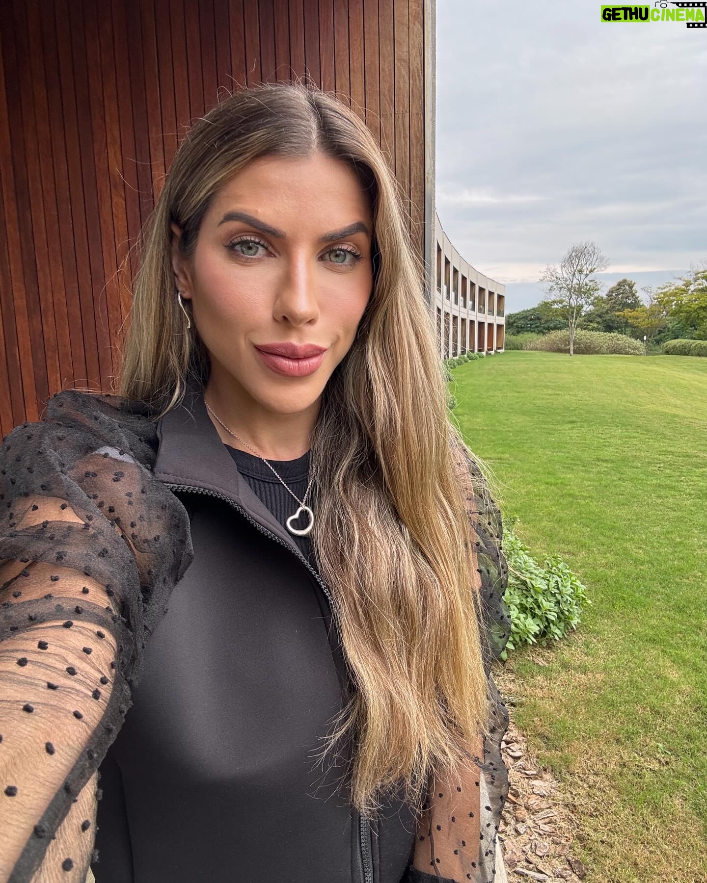 Ana Paula Minerato Instagram - #weekend 🧡