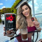 Ana Paula Minerato Instagram - Quem também aí gosta de um cafézin ?? No caso aqui é um Super café #HotHoHot que eu tomo todos os dias e dá aquela turbinada no meu treino dando mais energia e foco 🧠🫀🧘🏼‍♀️ e claro que é mais um produto q vc encontra no site @cellgenix 😍 📍 www.cellgenix.com.br ➡️ cupom de desconto MINERATO 20% off frete grátis @cellgenix @hotfitoficial ❤️
