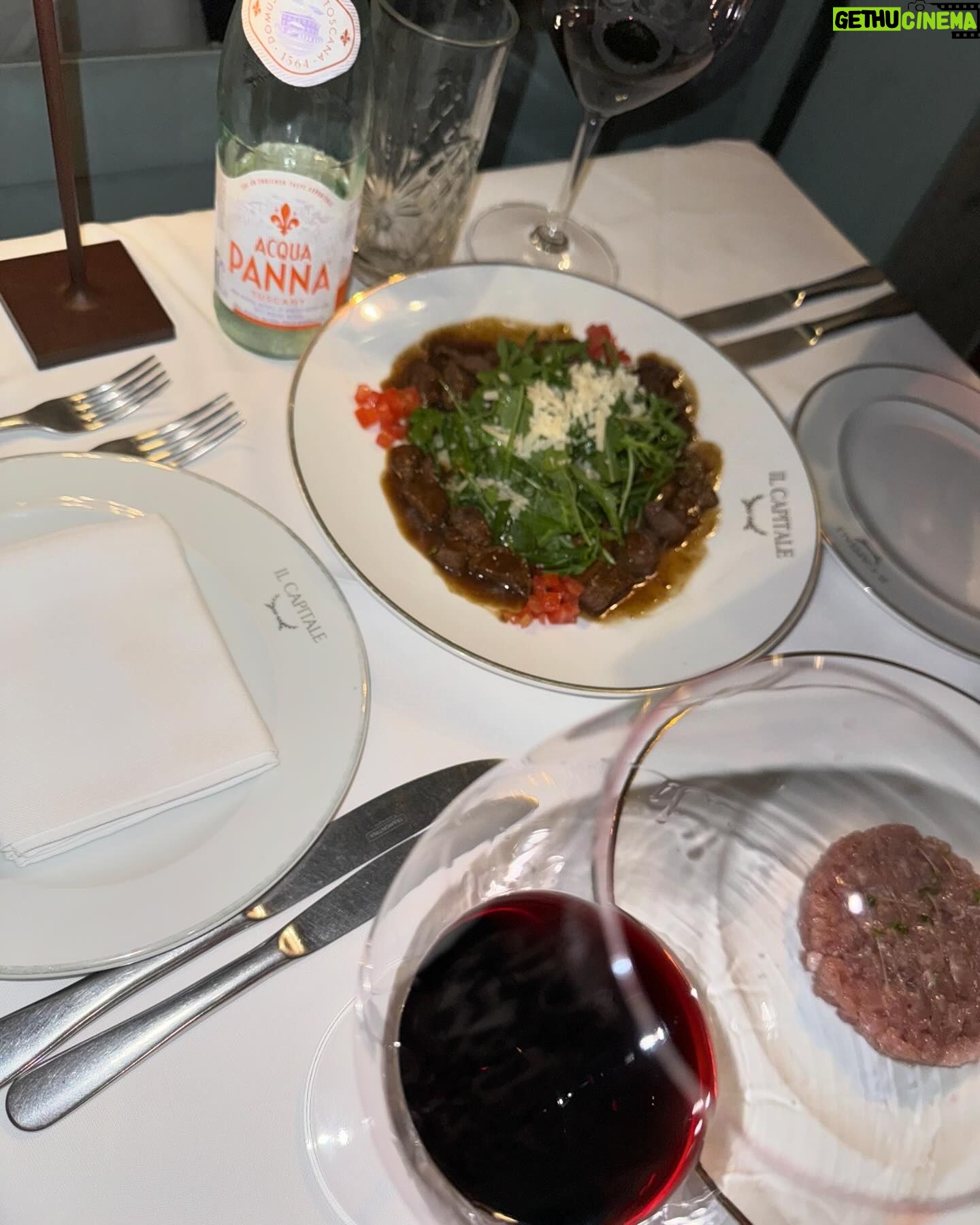 Ana Paula Minerato Instagram - Tardezinha #Vino&Pasta #Ilcapitale 🍷🍽️