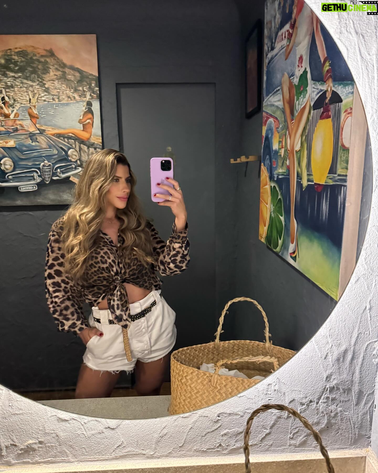 Ana Paula Minerato Instagram - Tardezinha #Vino&Pasta #Ilcapitale 🍷🍽️