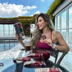 Ana Paula Minerato Instagram - Quem também aí gosta de um cafézin ?? No caso aqui é um Super café #HotHoHot que eu tomo todos os dias e dá aquela turbinada no meu treino dando mais energia e foco 🧠🫀🧘🏼‍♀️ e claro que é mais um produto q vc encontra no site @cellgenix 😍 📍 www.cellgenix.com.br ➡️ cupom de desconto MINERATO 20% off frete grátis @cellgenix @hotfitoficial ❤️