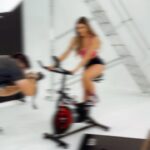 Ana Paula Minerato Instagram - Genteeeee quem me acompanha sabe que uma das coisas que está sempre comigo na minha rotina é minha bike da @steelgym.br 🚲 💙 simmmmm eu tenho uma bike de treino em casa e treino em casa 😃🏠 além da bike ainda tenho pesinhos e um colchão perfeito pra agregar no meu treino de glúteos e abdômen Por isso quero falar pra vc, que vc também pode ter seus esquipamentos em casa!! Sim no site da @steelgym.br tem tudo que vc precisa pra montar sua mini academia de acordo com suas necessidades 😍 Eu tenho a anos e tenho propriedade pra falar o quanto da um super adianto nos treinos, principalmente de cardio 💪🏻 Fica a dica e já acessa o site➡️ www.steelgym.com.br —— frete para todo o Brasil —— Tem meu cupom de desconto ☑️ ➡️MINERATO Bora se manter ativa mesmo dentro de casa ?? Com @steelgym.br fica muito mais fácil ❤️