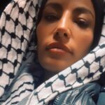 Ana Tijoux Instagram - Mi cara Mi identidad Mi fuerza Mi marca Mi familia Mis ancestros Mis muertos Los que llevo y porto En cada escenario donde camine En cada conversación que comparta Con la cora Con la labia Con enfoque Con desgarro Seguimos Gracias por tanto vida por donde camine 🤲🏽❤️🫀🇵🇸