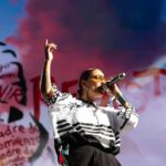 Ana Tijoux Instagram - Gracias infinitas por el cariño, por la presencia, por venir y acompañarnos al son de las canciones. Me siento profundamente agradecida de todo el amor Ese amor que nos mece. Ese amor que nos remueve. Ese amor que nos levanta. Aguante familia, por más música por más vida y VIDA!! Gracias una vez más @inti.gajardo.g por tu registro y cariño te amo hermana. @marcelobhanu por maquillarme @produccionw por todo el trabajo @alejandrokanoluna en las visuales @kurufleiback @_scarlas_ @kanzu.bby por el tremendo talento bailando @shishibosspaulito 🫶🏽 @djdacel amor infinito @lolapalooza_oficial A mi equipo de trabajo por regalarnos su complicidad y entrega @el.rauu @derrocha_fe @nicondrums Guillaume en el sonido y Diego apoyando ! PALESTINA Y WALLMAPU LIBRE 🤲🏽✊🏽🇵🇸🫶🏽🖤❤️
