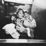 Ana Tijoux Instagram - Historias absurdas de besos al infinito y momentos Random en ascensores… Empezamos por fin esta semana está hermosa locura de inicio de gira! Pueden ver todo el detalle de fechas y entradas en el link de la Bio 🫶🏽 Infinitamente agradecida de todo el equipo por confiar y dar toda la mejor energía en cada paso y a mi Familia por ser incondicionales y darme tanto tantísimo amor del BUENO en tiempos de absurdidad y violencia. @pandaartistmanagement @produccionw @el.rauu @nicondrums @derrocha_fe @inti.gajardo.g Ansiosa de poder mostrar toda la música en vivo y daré lo mejor de nosotros en cada directo que es lo que más disfruto. Nunca dejar de sensibilizarse, empaparse de la vida misma, por la HUMANIDAD entera contra todo genocidio 🤲🏽 siempre de PIE y sacar la voz panas. Jamás olvidar PALESTINA Y WALLMAPU LIBRE✊🏽 Pronto estrenamos nuevo video‼️ Gracias a cada una y cada uno por el afecto, el apoyo y cada mensaje de cariño. Que se multipliquen a millones. #vida ❤️🫀🇵🇸 #anatijoux # #1977 #nuevodisco