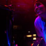 Ana Tijoux Instagram - No tengo palabras para agradecer a toda la gente que nos vino a ver en cada concierto, por su hermosa energía. 🤲🏽 Por llenarme de VIDA 🫀y darle tanto sentido a este oficio. Tomar casi un avión diario y tocar de un lado a otro 🌍 sin parar sería impensable gracias a cada uno de ustedes. Cada mensaje de apoyo y afecto hace que el cansancio se amenice y solo se pueda agradecer el amor infinito que nos regalan. Gracias al bello equipo que me acompaña @el.rauu @derrocha_fe @nicondrums Y Guillaume en los controles Se pasaron hermanos tremenda energía. Nos vemos en Paris en @cafedeladanse_paris OJO esta SOLD OUT ‼️ Abrazos y más amor familia. Por donde se camine y cante siempre 🇵🇸🤲🏽✊🏽🫶🏽❤️ Gracias @pandaartistmanagement @produccionw @tba_agency @pauldryden
