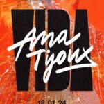 Ana Tijoux Instagram - Queridos. Les presento el Arte de VIDA 🫀disco que sale a la luz el 18-01-2024 Ese mismo día estaré presentando por primera vez gran parte de este disco en #madrid en @inverfest Este disco habría sido imposible de realizar sin un equipo que confío en mi: @andrescelism en la producción @sol_de_sants_studios grabándome @rafasardina mezclando y @alexpsaroudakismastering @pandaartistmanagement por creer en mí en todo momento junto a @produccionw -hasta viejitas ❤️- @seven.estudio con su arte y talento mi hermana de vida @inti.gajardo.g en los registros fotográficos @altafonte_chile por confiar 🙌🏾 @pauldryden por tantos años ! A cada cantante que se sumo con tremenda humildad y entrega. GRACIAS #talibkweli @plugwondelasoul @cabralu @omar_lyefook @shishibosspaulito y Estela de Carlotto por sumarse en una reflexión tan necesaria en estos tiempos. Gracias @abuelasdifusion 🫀 Emocionada y ansiosa en poder compartir y empezar a darle VIDA 🫀a este trabajo en vivo. Agradecer la espera de mucha gente, la verdad es que tenía que tomarme el tiempo y bueno gracias a ustedes que me permiten seguir en este oficio tan bello. Mandar saludos al cielo o donde estén los que se me han ido lamentablemente pero que siguen tan presente inspirando en cada partícula de este disco « bailable » en homenaje la VIDA🫀 misma. A mi familia y mi familia extendida por su amor incondicional y abrazarme en los momentos crudos deben saber que los amo infinito y agradezco este loco universo por tenerlos en mi VIDA🫀. Cuídense y cuiden sus amados y vínculos con todas los latidos de amor del bello y del que nos hacer crecer como humanidad. Esto es solo un momento, un fragmento un instante…y ante ello solo queda seguir de pie frente a ella en todo su esplendor. 🫀❤️🤲🏽🫶🏽🙌🏾