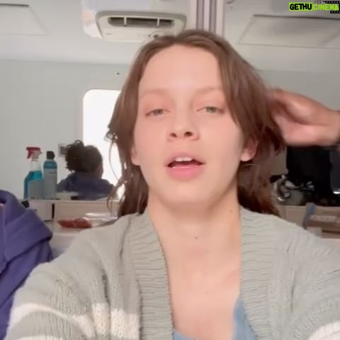Ana Valeria Becerril Instagram - @ana.valeria.becerril y su servilleta haciendo el #actingchallenge #actingchance ¿Será que pasamos a callback? 🥸🤡 ante todo la verdad en escena 😌