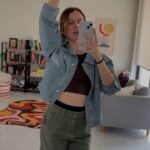 Ana Valeria Becerril Instagram - Últimamente…🌿🪻💚🐺💜 1. Me encontré vagando por los canales, 2. Bailando a todo volumen. 3. Encontré una manada de cuidados, 4. Que celebra todos sus triunfos. 5. Qué pinche bonito todo, caray…
