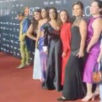 Ana Valeria Becerril Instagram - Ayer fuimos las más felices en @losmetromx Gracias por generar un espacio para celebrar el teatro, a sus creadorxs y el enorme talento que hay en este país. 💛 Reestrenamos @lobasmx este viernes!!! Esa muy corta la temporada, no se vuelvan a quedar fuera! 👀 Vie, sáb y dom @teatromilan_forolucerna Del 1ero al 30 de diciembre (Excepto 24) La liga para comprar sus boletos estará en mi bio. ¡No se la pierdan! 💜🐺