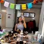 Ana Valeria Becerril Instagram - Se cierra el baúl con esmeraldas, hilo de bordar y cartas de amor dentro. Pronto lo volvemos a abrir, R. #CAPC