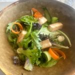 Ana de la Reguera Instagram – No me quiero ir de @shawellness_mexico 💆🏻‍♀️
Han sido unos días increíbles en los que he aprendido mucho sobre mi cuerpo. Agradezco todos los tratamientos, la nutrición, los estudios y toda la experiencia SHA que me han ayudado a sentirme mucho más equilibrada.
Probé el programa de cuatro días que me ayudó a revitalizar tanto mi cuerpo como mi mente y aprendí nuevos hábitos para mantener un estilo de vida saludable. 😍
#myshaexperience