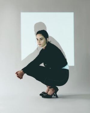 Ana de la Reguera Instagram - Gracias @marieclaire_la por esta hermosa entrevista y sesión!! 

Créditos:
Director Editorial: @gerardangulo 
Realización: @sergio.valenzuelach 
Fotografía: @zoegmz__ 
Maquillaje: @cesarmushi 
Peinado: @alfredmkup 
Asistente de moda: @michortizand
PR: @getagencia