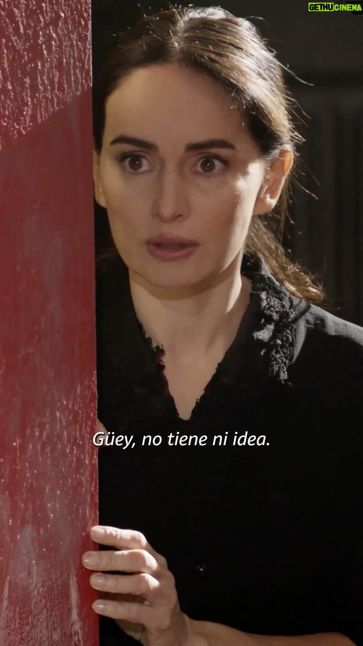 Ana de la Reguera Instagram - Ana sigue viviendo su segunda adolescencia, con todo lo que eso implica. La nueva temporada de Ana estrena el 12 de julio. Disponible en Prime para México y en ViX para EE.UU. Puerto Rico.