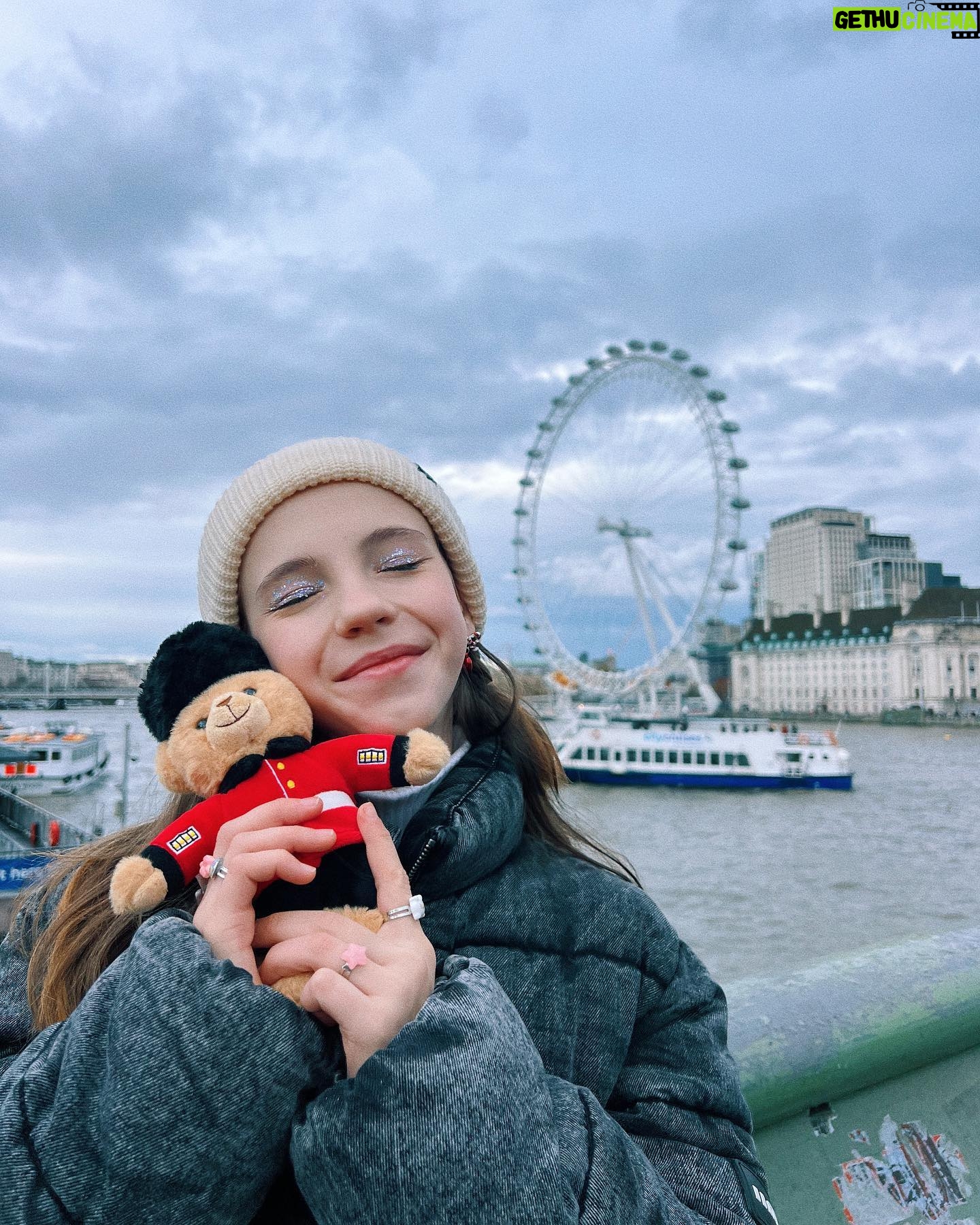 Anastasia Russo Instagram - London has quickly become one of my fav cities this year π¬π§ hereβs my last photo dump: 1- oh look a London bus! AGAIN (I know Iβm basic sorry ππ) 2- me and Paddington if front of the London Eye π§Έ 3- the Big Ben HAD to be here 4- I took so many Polaroid photos π₯Ή 5- SoHo is my favorite neighborhood in London for sure 6- the Underground here is a little bit too aesthetic ππΌ 7- cute pic β¨ 8- I went to the @harrypottershop π and it was just wayyyyy too cool! 9- THE VIEW π€ 10- @lucamusicuk gave the best concert in Covent Garden and I loved it! β€οΈ