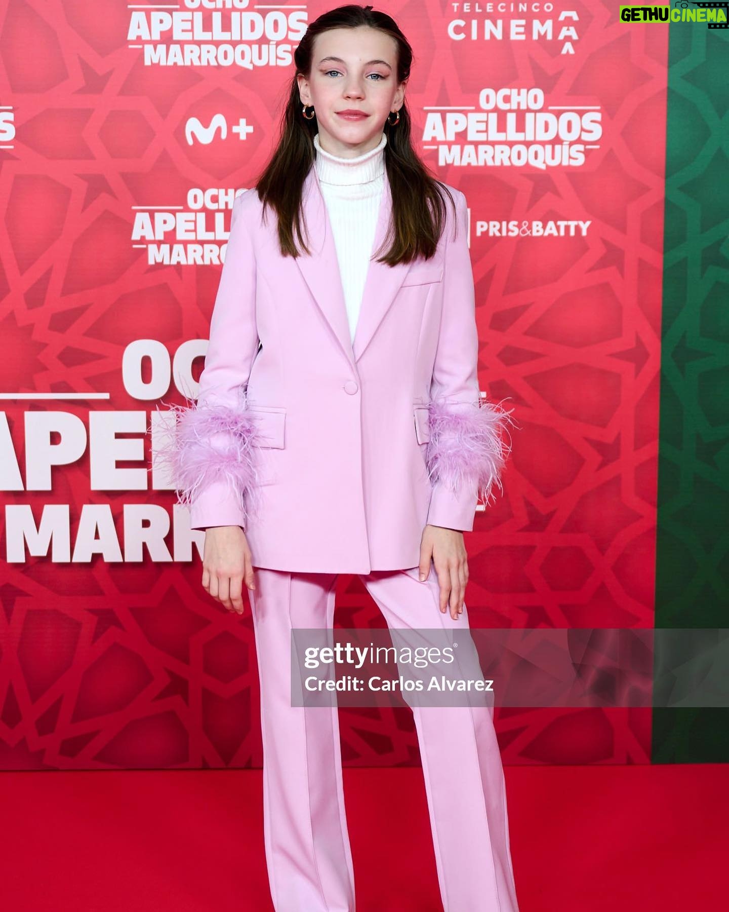 Anastasia Russo Instagram - Little sum up of my latest premieres because they have been AMAZING! 🥹✨ 1- look at this outfit for the premire of “Los Farad” by @primevideoes 2- little video because WOW 3- @miguel.g.herran smiled at me and I almost fainted 4- Premire of “OCHO APELLIDOS MARROQUIS 5- I LOVE doing interviews! 6- love them even more @carlotabmendo @nanobmendo 7- Premiere of the new Hunger Games movie and I dressed up as Lucy Gray 🥺💘 8- this brownies were DELICIOUS! 9- amazing movie premiere of “La Caja de Arena” which discusses important topics such as bullying! 10- And lastly the movie premiere of “La Navidad en sus Manos” 💥🎄❤️