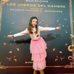 Anastasia Russo Instagram - Little sum up of my latest premieres because they have been AMAZING! 🥹✨ 1- look at this outfit for the premire of “Los Farad” by @primevideoes 2- little video because WOW 3- @miguel.g.herran smiled at me and I almost fainted 4- Premire of “OCHO APELLIDOS MARROQUIS 5- I LOVE doing interviews! 6- love them even more @carlotabmendo @nanobmendo 7- Premiere of the new Hunger Games movie and I dressed up as Lucy Gray 🥺💘 8- this brownies were DELICIOUS! 9- amazing movie premiere of “La Caja de Arena” which discusses important topics such as bullying! 10- And lastly the movie premiere of “La Navidad en sus Manos” 💥🎄❤️