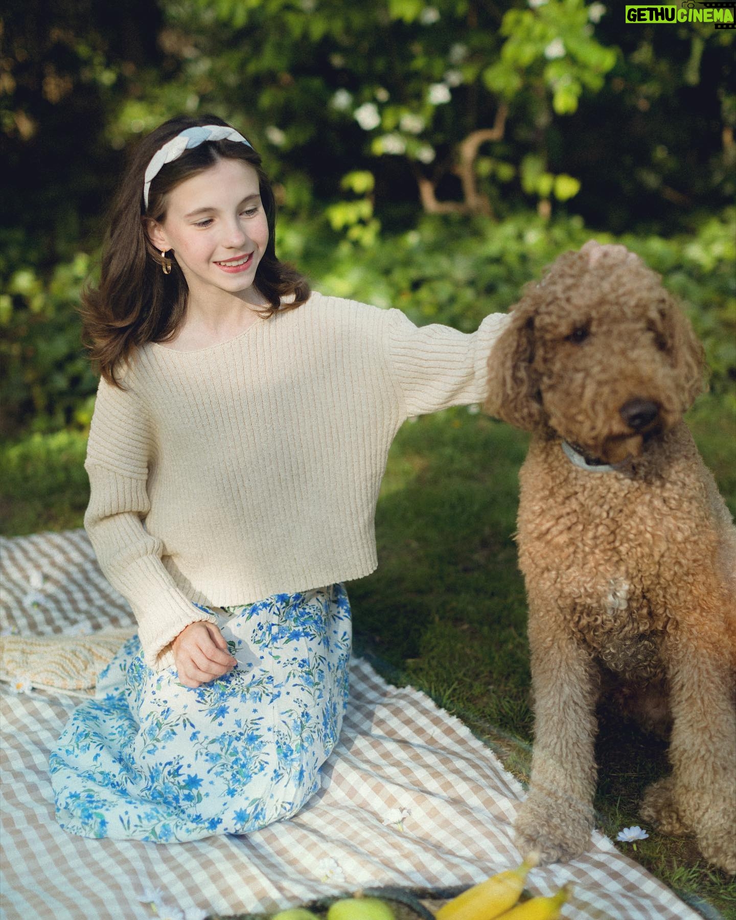 Anastasia Russo Instagram - Taking photos and posing for them is one of the things I love the most, I truly ADORE modeling but don’t talk about it as often as about acting 🖤 Acting has been a part of my life since I was 4, but modeling has also helped me so much along the way, gaining confidence, and most importantly having the best time ever in front of a camera ☺️ Also no, that’s not my dog, but he just looked handsome in the photo 🥹