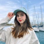 Anastasia Russo Instagram - express trip to Barcelona in my @neweraeurope outfit 🤎✌🏼