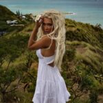 Andréane Chamberland Instagram – look me in the eyes 🌺
#hawaii #hawai #hawaiisbestphotos #hawaiilife #whitedress #whitedresses
