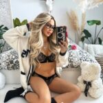 Andréane Chamberland Instagram - Ligne Saga : Élégant soutien-gorge balcon sublimé par des détails en dentelle raffinée, une broderie délicate et une maille sophistiquée, accompagné d'un shorty au dos lisse pour une silhouette impeccable et un confort invisible. Disponible chez Boutique Canicule, Magog, Boucherville ou en ligne! ______________ Saga Line: Elegant balconette bra enhanced with refined lace details, delicate embroidery, and sophisticated mesh, paired with a shorty featuring a smooth back for a flawless silhouette and invisible comfort. Available at Boutique Canicule in Magog, Boucherville, or online!