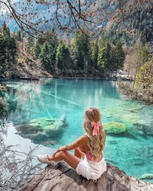 Andréane Chamberland Instagram - The most beautiful lake 🩵
Which photo do you like the most?
1, 2, 3, 4 ?
