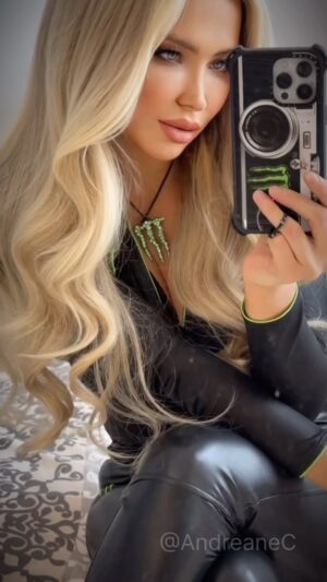 Andréane Chamberland Instagram - 🖤💚 @monsterenergy 💚🖤