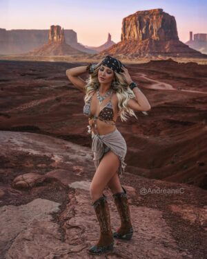 Andréane Chamberland Instagram - 🤠

#westernstyle #wildwest