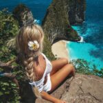 Andréane Chamberland Instagram - Who wants to travel the world with me?
