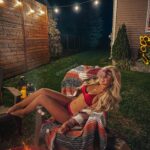 Andréane Chamberland Instagram – The kind of night that I like 🔥

Le genre de soirée que j’aime 🔥

👙 @plumeriaswimwear