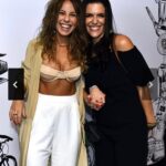 Andréia Horta Instagram - Essa semana teve festa forte de aniversário de 25 anos da @globofilmes e do @canalbrasil canal que me deu voz, confiou no que penso e acredito onde desde 2018 apresento o País do Cinema, esse programa que tanto nos ensina escutando os realizadores do nosso cinema. Canal Brasil é casa do Cinema Brasileiro. Amo aquelas pessoas! Uma maravilha de festa onde encontramos nossos parceiros dessa vida!!! E ontem meu grande amor @jardsmacale fez um show phoda de seu novo disco! Macalé e sua paixão em cena sempre me acendem o fogo glorioso!!! Tudo isso no melhor lugar @circovoador ❤️‍🔥