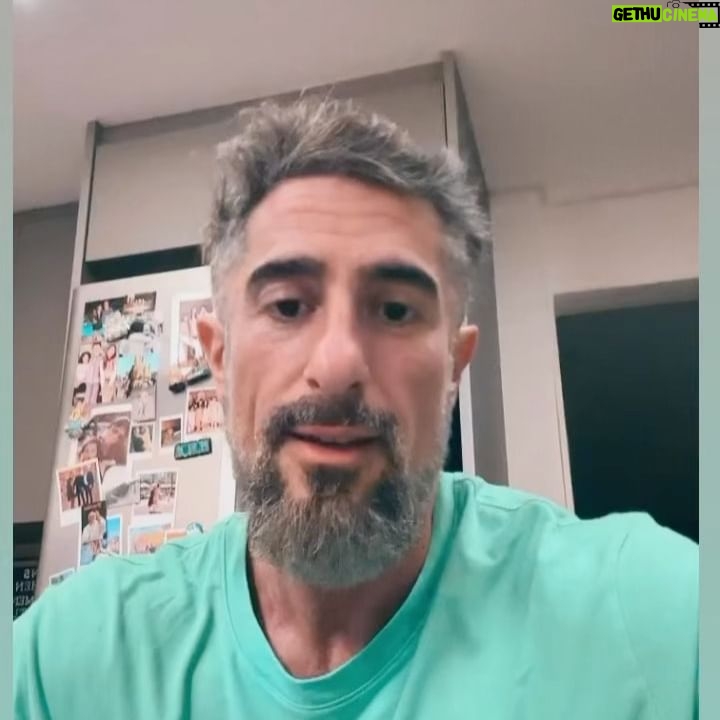 Andréia Horta Instagram - Claro que fiquei feliz demais com essas palavras porque admiro o @marcosmion e seu ativismo no autismo. O que ele faz conforta e ensina muita gente! Milton nos lembra sempre que o artista tem de ir onde o povo está. Ouro puro! Quem me conhece sabe que gosto de elogiar (só quando é verdade mesmo no meu coração! Rsrs) Acho bonito que alguém saiba que tocou alguém. Não fico guardando pra mim, procuro a pessoa e elogio rasgado. Não faço miséria com sentimento bom. A vida já é dura tantas vezes! Mion, obrigada! ☺️🩵 🌿