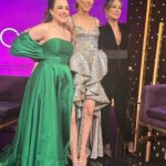 Andréia Horta Instagram - Que alegria ser a comentarista do Oscar 2024!!! Agradeço imensamente a turma da @streammaxbr por sempre me confiarem grandes desafios. Transmitir um evento como o Oscar não é fácil, tudo pode acontecer lá e cá e ontem a transmissão falhou em alguns momentos e estávamos ao vivo e com um time de craques por trás das câmeras concentradíssimos fazendo tudo funcionar! Tiro meu chapéu! Muito obrigada pela recepção carinhosa de @aanafurtado @alinediniz @caropita Foi um prazer estar lá com vocês!!! Obrigada @fernandathompson parceira o tempo todo nessa missão. Styling @julianoezuel Look@emporioarmani @ovni_saopaulo Joias @andreacontioficial Sapatos @aquazzura @cidadejardimshopping