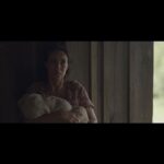 Andréia Horta Instagram - Prata é o diretor do filme Elis e repetimos nossa parceria em As Aventuras de José e Durval onde mais uma vez meu encontro com uma personagem me iluminou o espírito! Meu amigo querido, obrigada por essas convocações extraordinárias!!! 🤍🌿 #Repost @hugoprata ・・・ Logo que começamos escrever a série percebemos que a personagem D. Araci navegava em águas profundas, mares revoltos, aquele lugar da dramaturgia que amamos. Preocupado liguei para @aandreiahorta e disse “mana, vou precisar de vc”. Ela veio!! E o resto vcs podem conferir dia 18 no @globoplay.