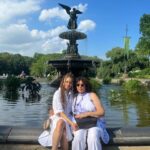 Andra Day Instagram - Mommy u are my heart forever… there aren’t enough words. My biggest blessing. That’s her beautiful voice reading scripture on Thank You God. She’s incredibly shy so it meant so much 🥰 Thank you and Joyous Mothers Day to all the mothers, mother figures, motha’s, nurturers, leaders 💕🙏🏽 we love you. Prayers and love to everyone whose mothers are at rest and with us in spirit. 🙏🏽💜