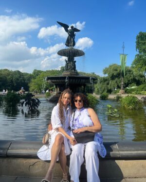 Andra Day Instagram - Mommy u are my heart forever… there aren’t enough words. My biggest blessing. That’s her beautiful voice reading scripture on Thank You God. She’s incredibly shy so it meant so much 🥰 Thank you and Joyous Mothers Day to all the mothers, mother figures, motha’s, nurturers, leaders 💕🙏🏽 we love you. Prayers and love to everyone whose mothers are at rest and with us in spirit. 🙏🏽💜