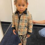 Andra Day Instagram – lol I think she feelin it 💛🥰…
last pose on @naomi 👌🏽😂 
#niece #blessin 🙏🏽