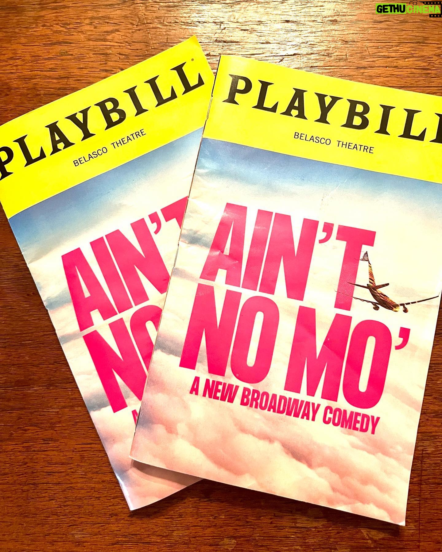 Andra Day Instagram - @aintnomobway opens Thursday!.. show is brilliant ππ½π Excited and blessed to witness ur dreams come tru @jordanecooper youngest black playwright ever to be on broadway. Congrats to yβall @leedaniels @steviewalkerwebb
