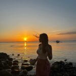 Andrea Brillantes Instagram – Wish I was here right now ☀️🌊 

Starbalm from @luckybeautyinc 💄✨