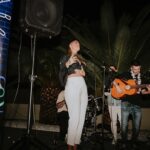Andrea Duro Instagram – 1 week ago 💥

La semana pasada la liamos un poquito y juntamos a todos nuestros amigos más cercanos y familiares para enseñarles nuestro nuevo hogar y celebrar 💃🏻💃🏻

Tengo que reconocer que me estoy aficionando a esta clase de fiestas, porque me hace feliz ver a tanta gente que quiero disfrutar y pasarlo bien. Da igual cuál sea el motivo. 

Ver que a lo largo de los años mi familia sigue junta y que conservo tantos y tan buenos amigos, me hace sentir muy afortunada. 

Pero es que todos los amigos y familia de A, me han acogido con los brazos abiertos… y al revés. 
Y así, hemos creado un ambiente increíble con todos ellos, de los que disfrutamos siempre. 
Como mola @alegalan96 💛

Había muchísima más gente de la que sale en la fotos, pero no podía poner de todos😅 cosas de Insta. 

Por último pero no menos importante , gracias a @yatengoplan por ayudarnos con toda la organización del fiestón, que no faltase detalle y que todo saliese de maravilla. Sois unos cracks ❤️

Por muchísimas más 🎉🎉

📸 @joshdevotto ( mi fotógrafo de confianza para fiestas, el mejor 🙌🏼 )