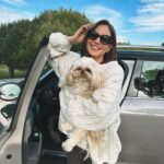 Andrea Duro Instagram – Penúltimo día del año con los mejores compañeros de viaje 🐶❤️🚘

Decidí cambiar de coche para empezar el 24 por todo lo alto y ya sabéis que con @astaramove tengo esa posibilidad gracias a sus modelos de suscripción flexibles 🙌🏼🎉 siempre me había gustado este coche y ahora puedo tenerle el tiempo que necesite/quiera. 
Para mí, todo ventajas. 

#embajadoraastaramove
#movers