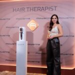 Andrea Duro Instagram - Me hizo mucha ilusión poder acompañaros el día de un lanzamiento tan especial @rowenta_es 🩷✨ #RowentaHairTherapist #cepilloreparador #Rutinacapilar #RowentaBeauty #UltimateExperience