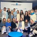 Andrea Duro Instagram - Hemos pasado dos días increíbles en París✨ Gracias @larocheposay @marinitariveras por dejarme formar parte de este evento, donde una vez más, he aprendido muchas cosas sobre el trabajo que realizáis Admirable el compromiso que tenéis con la sociedad, el cuidado y apoyo a todos los pacientes 🤍 Es un honor para mi trabajar con vosotros 🙏🏻